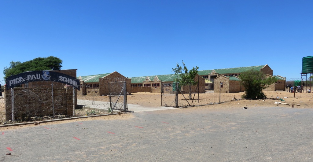 Pomfret school